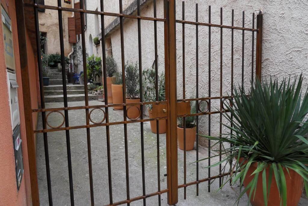 L'Appart A Cotignac, Tout Compris, Calme Et Confort Екстер'єр фото